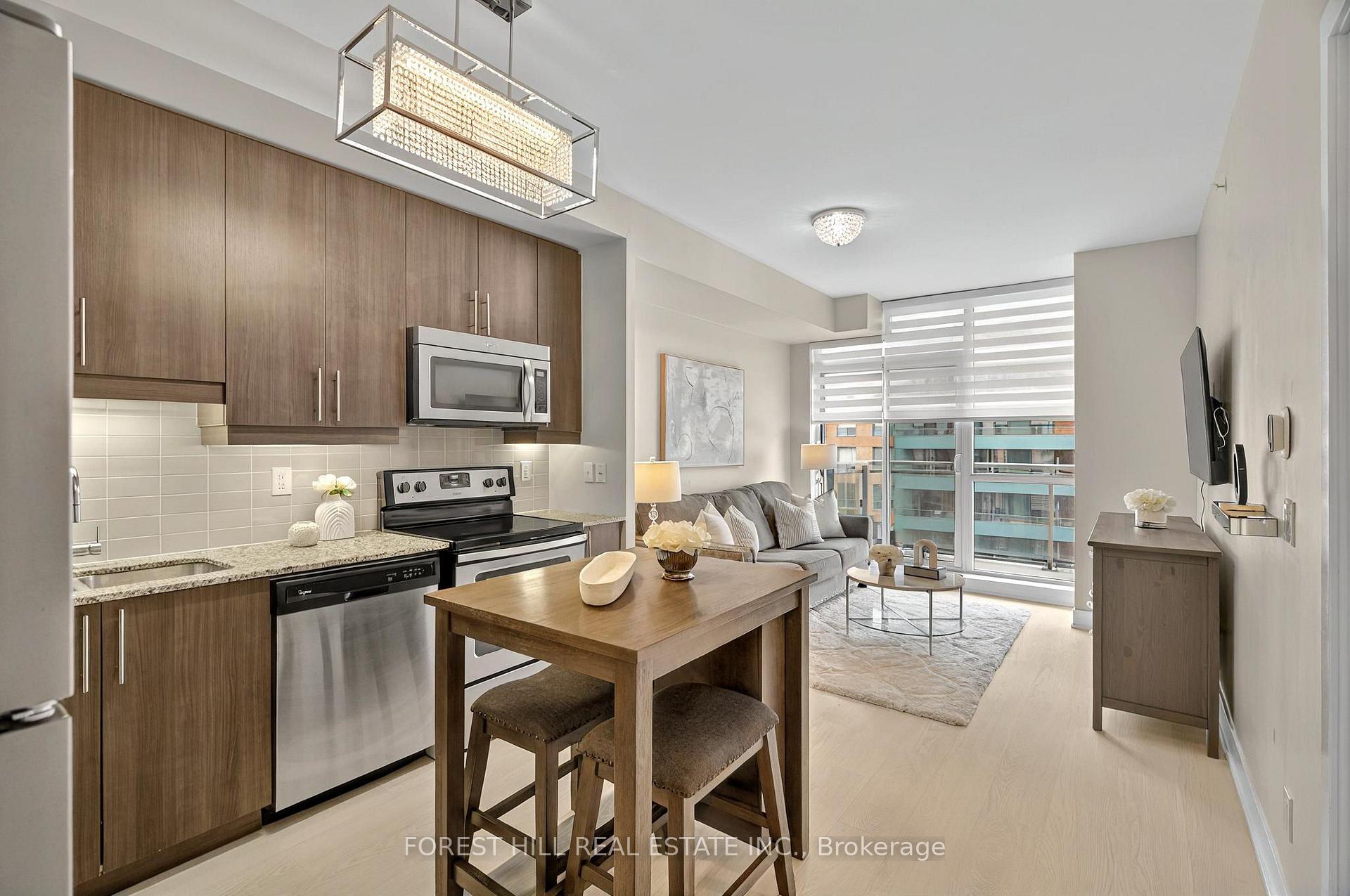 2 Bedrooms Condo at 68 Merton, Toronto For sale
