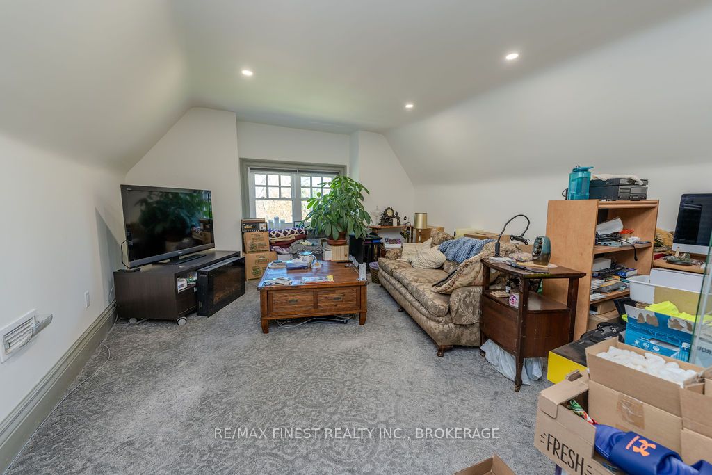 265 Dundas Street, Greater Napanee, ON K7R 2B2