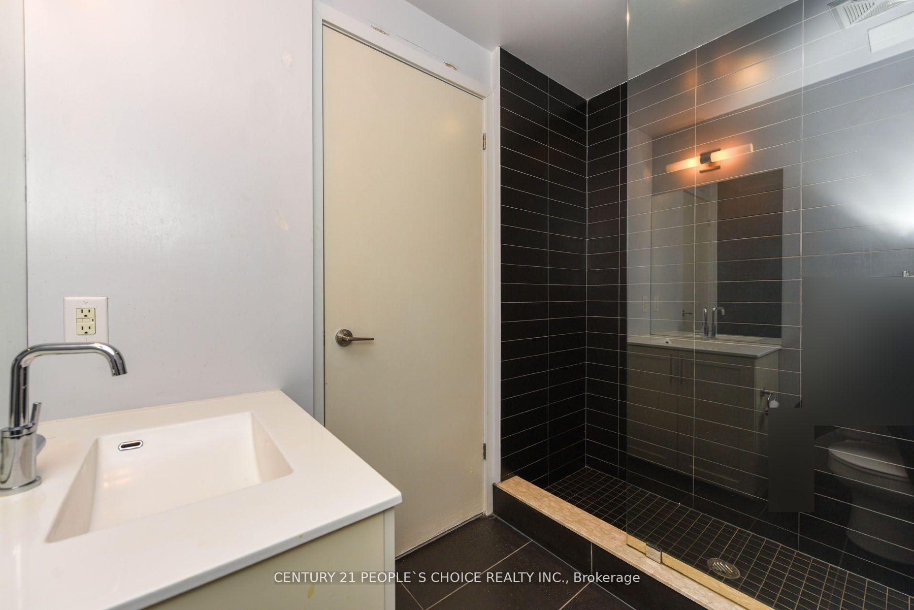 2 Bedrooms Condo at 105 The Queensway, Toronto For sale