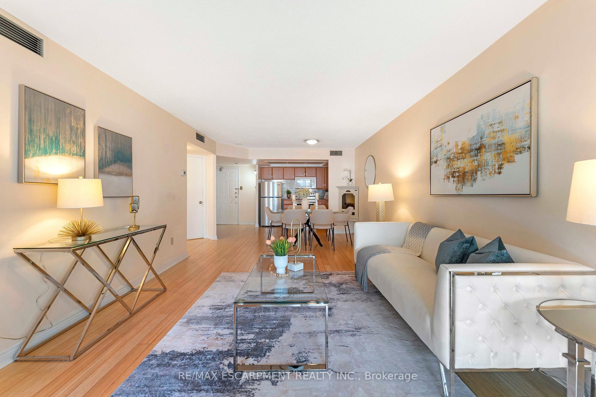 3 Bedrooms Condo at 65 Scadding, Toronto For sale
