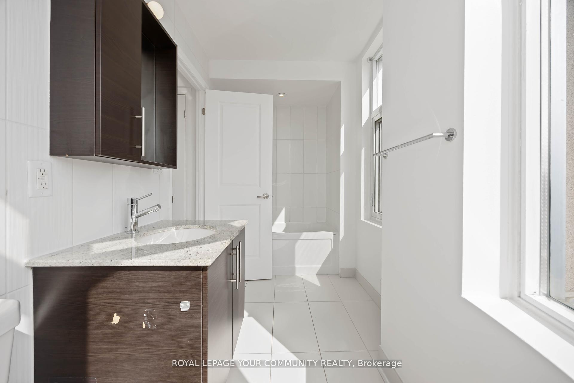 3 Bedrooms Condo at 222 Finch, Toronto For sale