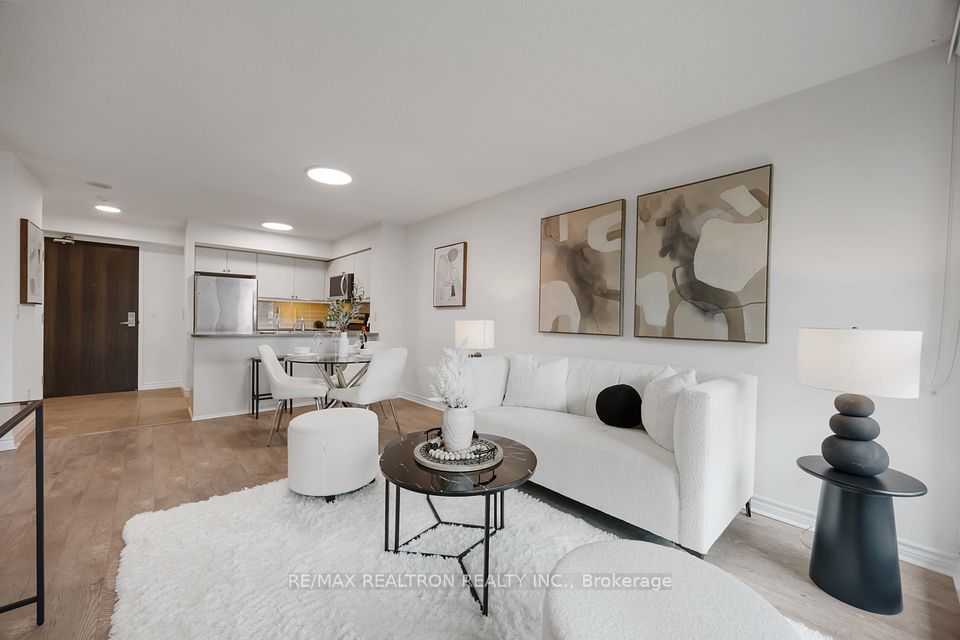 25 Lower Simcoe