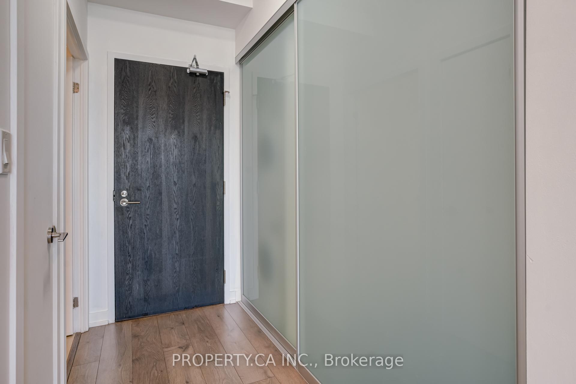 2 Bedrooms Condo at 297 College, Toronto For sale