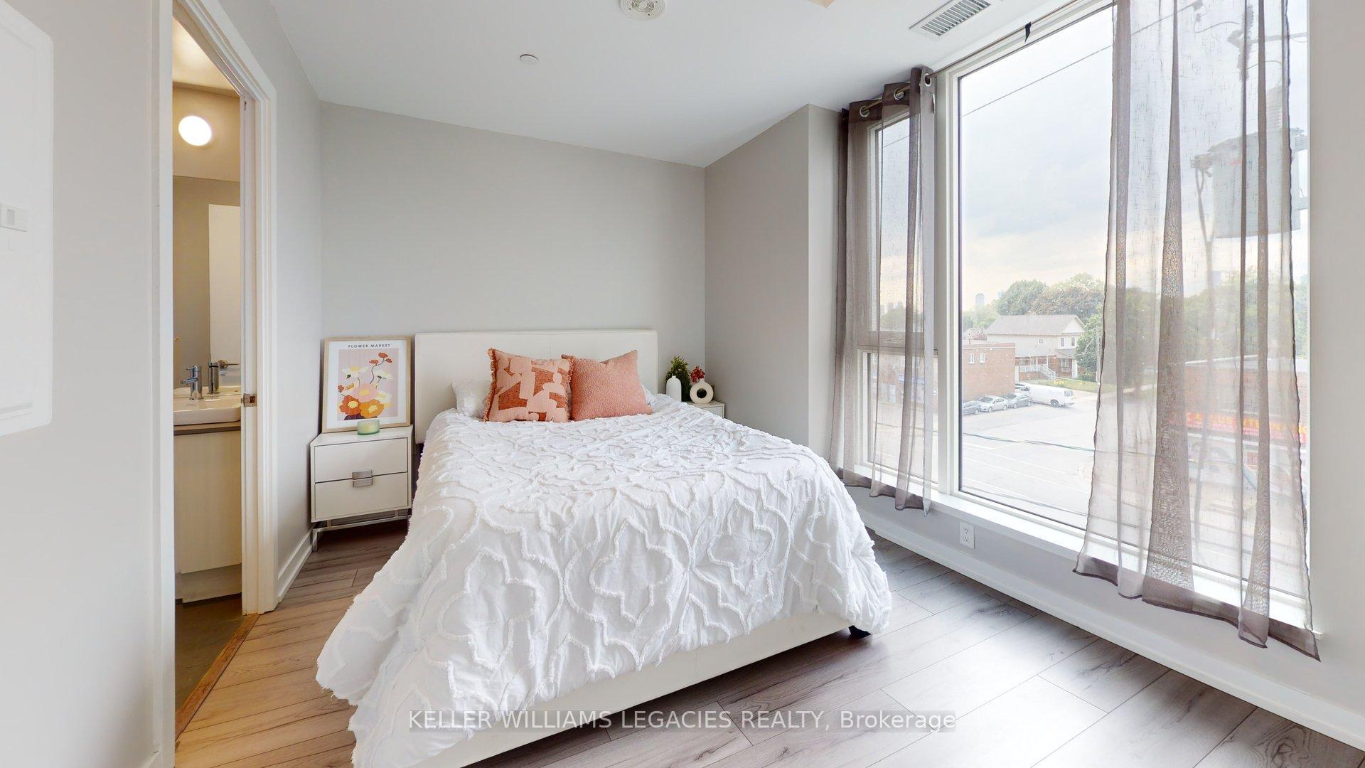 3 Bedrooms Condo at 1195 The Queens, Toronto For sale