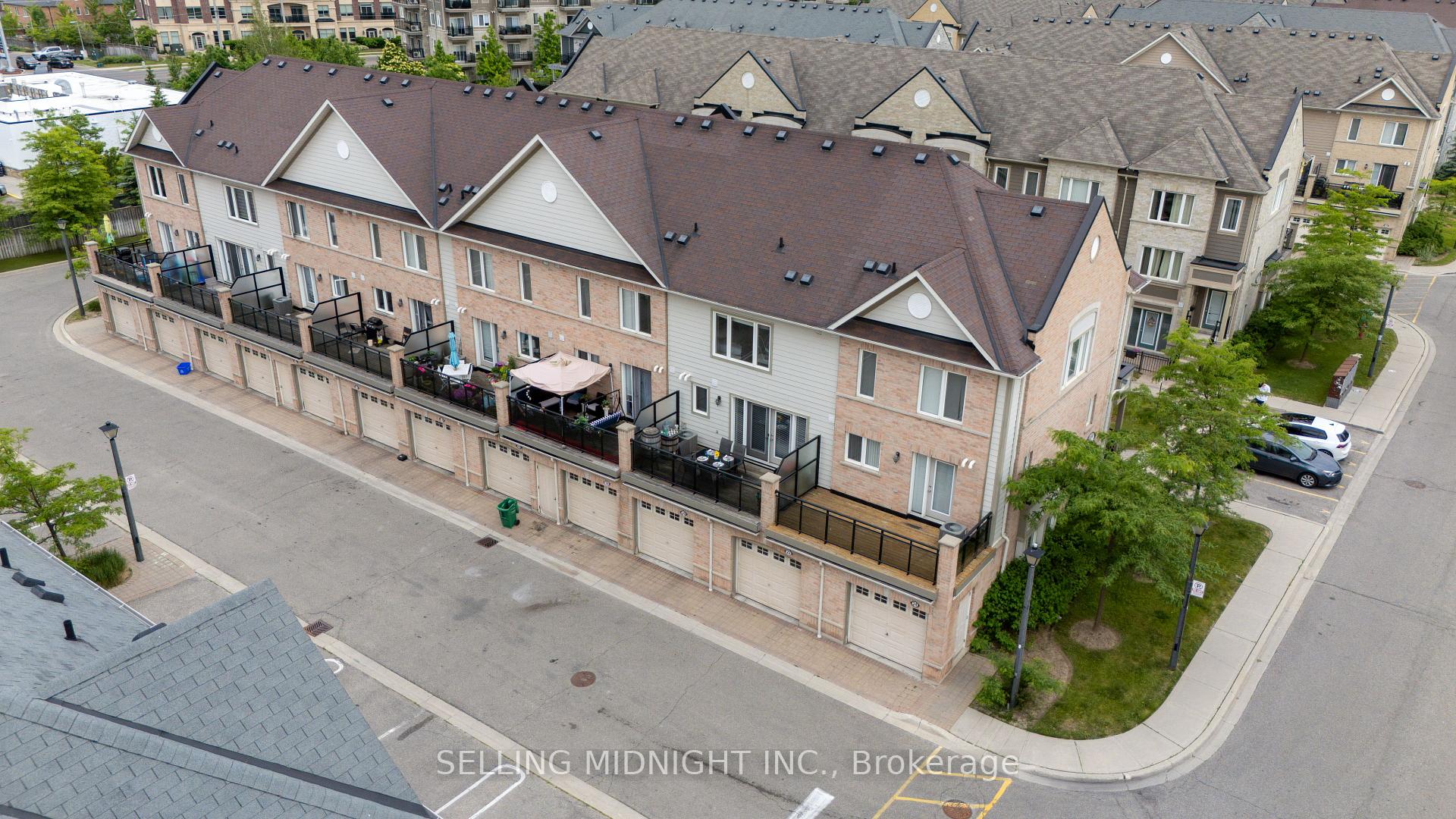 2 Bedrooms Condo at 5650 WINSTON CHURCHILL, Mississauga For sale