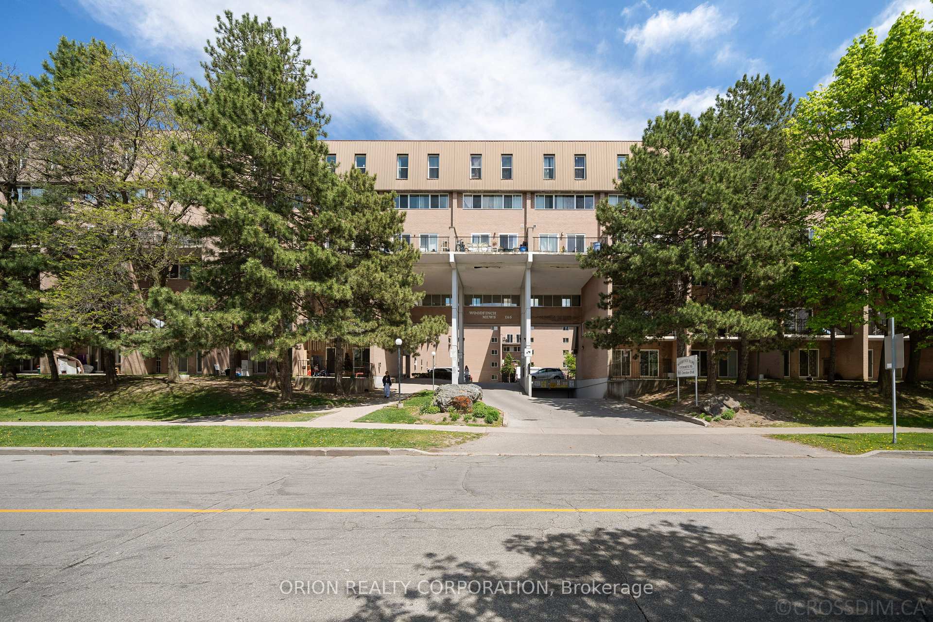 4 Bedrooms Condo at 165 Cherokee, Toronto For sale
