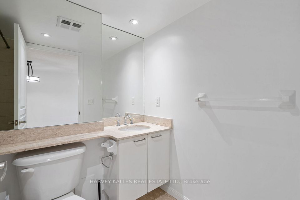 140 Simcoe Street 1412
