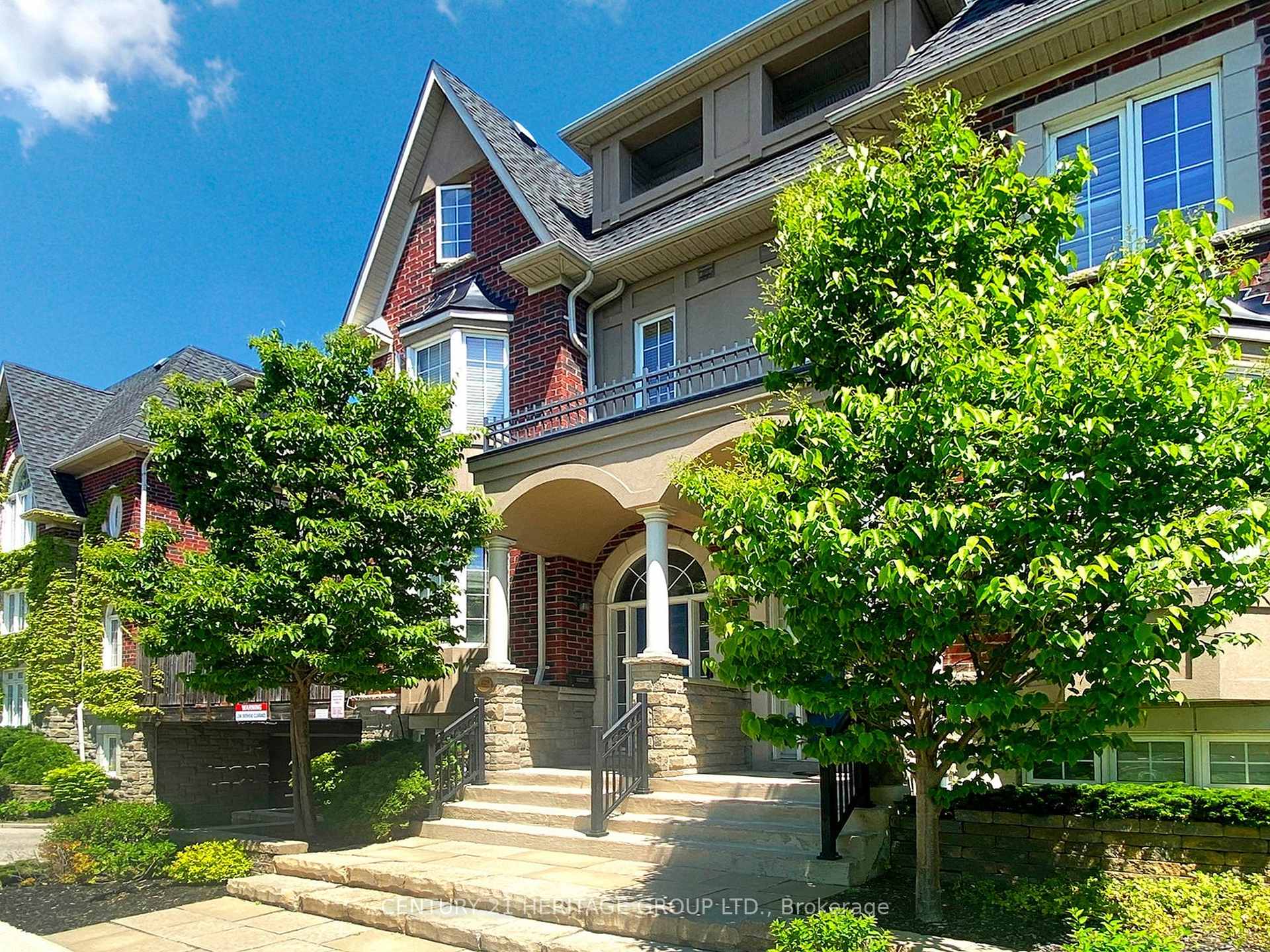 4 Bedrooms Condo at 127 Mill, Toronto For sale