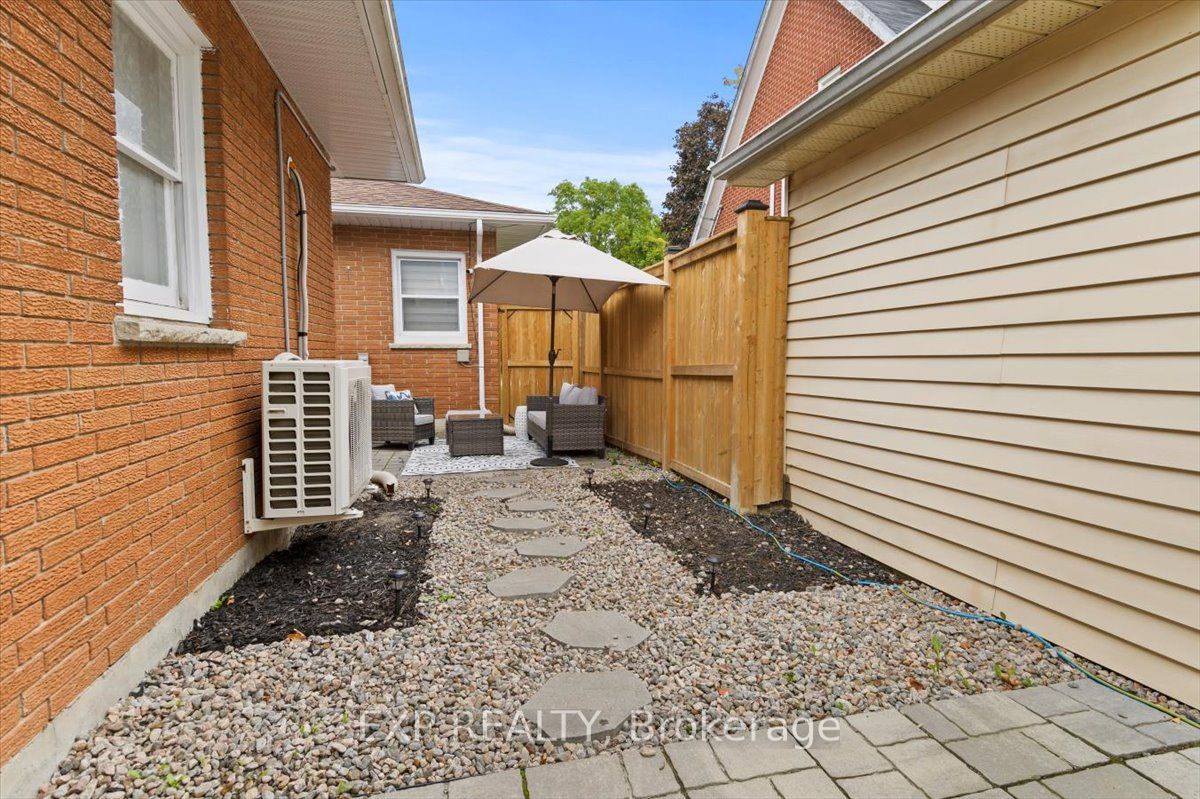 11 Russell Street, Kawartha Lakes, ON K9V 1Z8