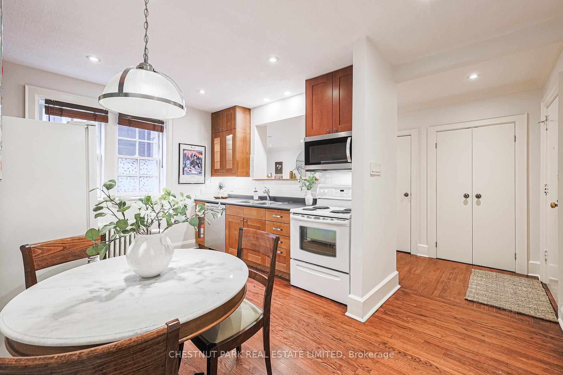4 Bedrooms Condo at 480 Oriole, Toronto For sale