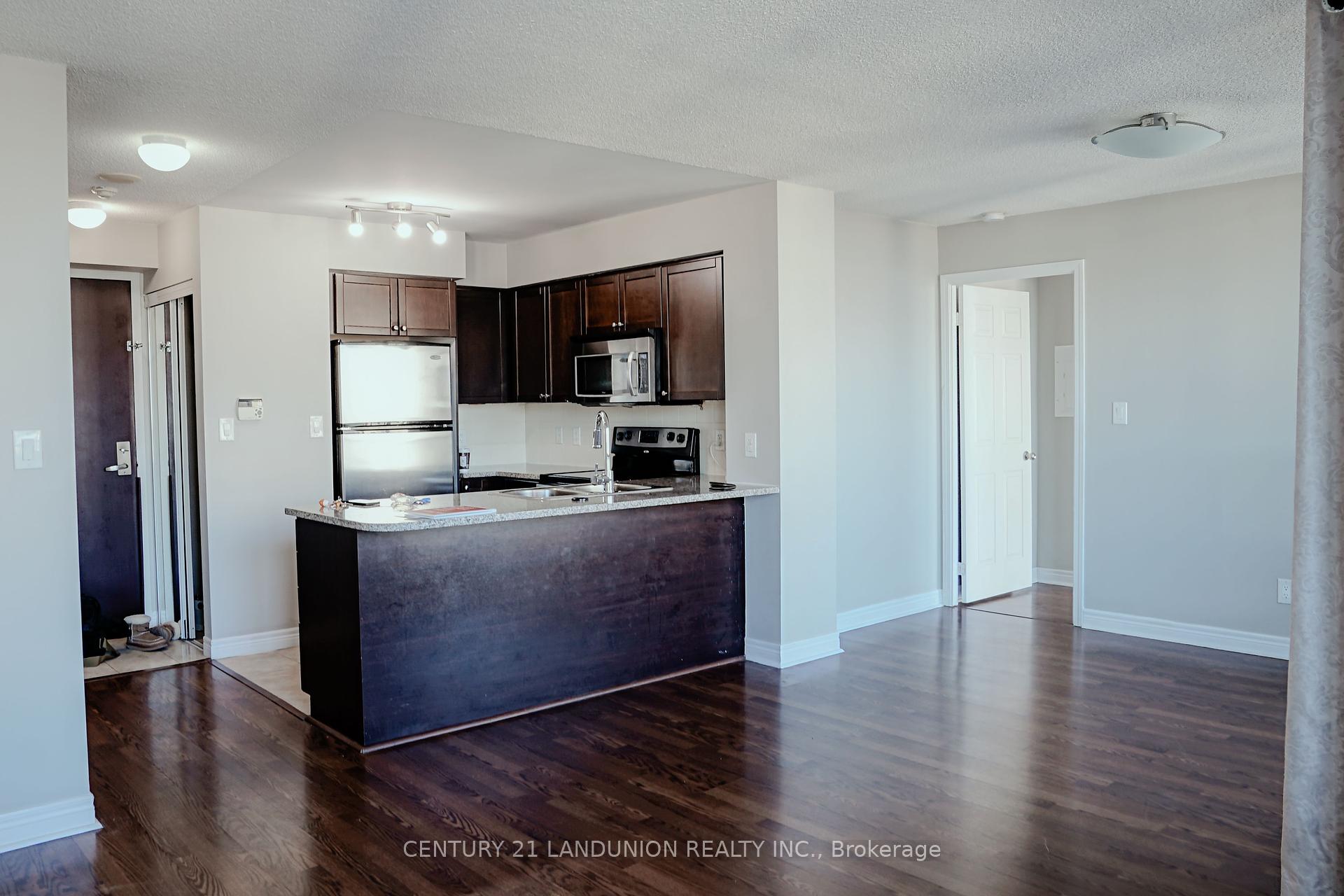 2 Bedrooms Condo at 208 Enfield, Mississauga For sale