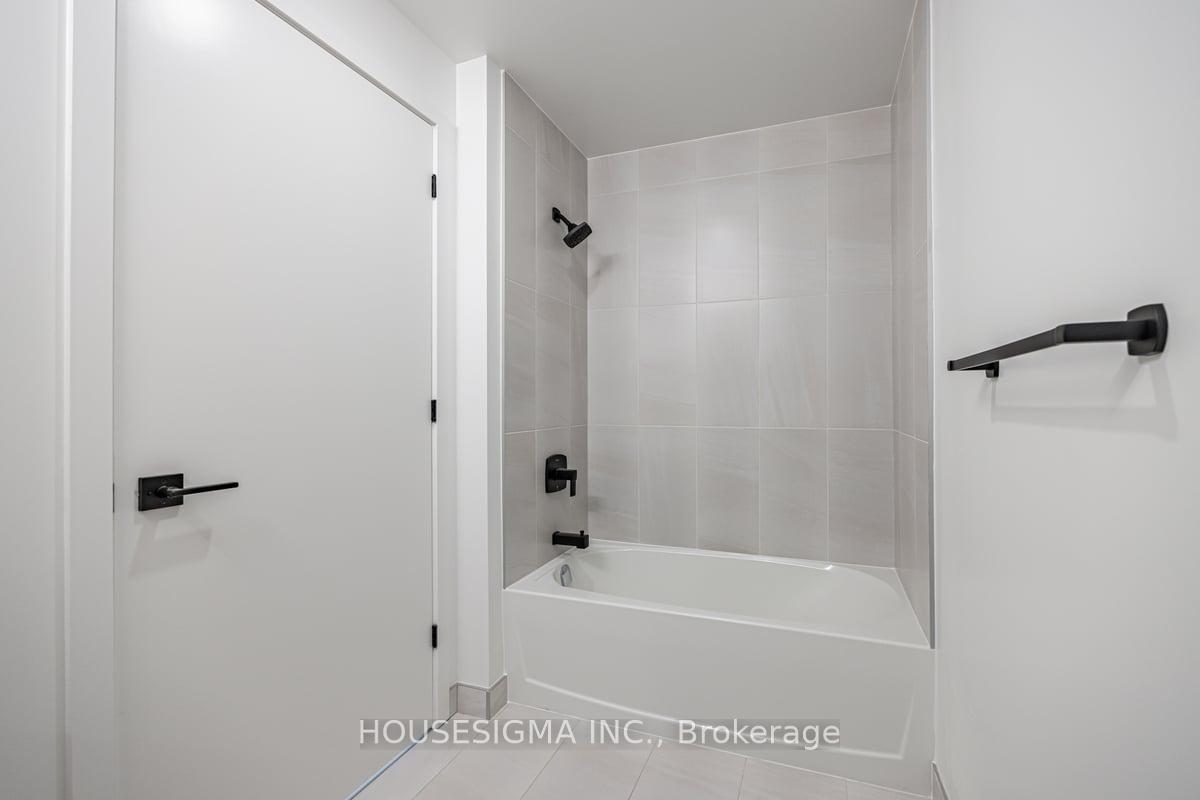 3 Bedrooms Condo at 36 Zorra,  Toronto For sale