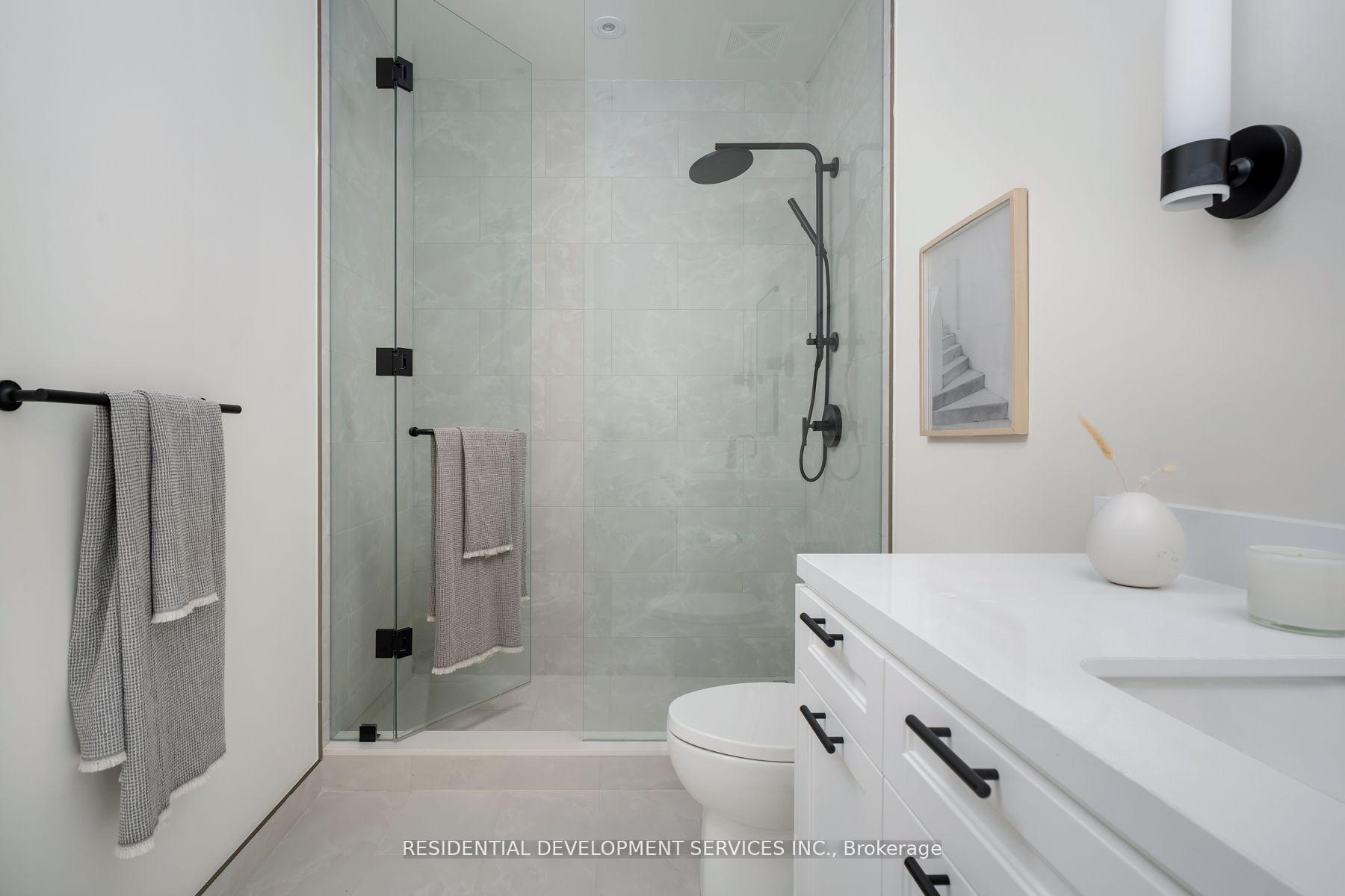 3 Bedrooms Condo at 1 Strathgowan,  Toronto For sale