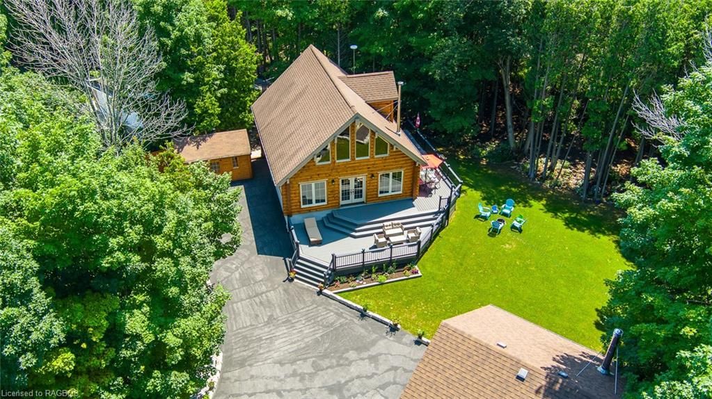 Welcome to 20 Sandy Pines with over 2000 sq ft of finished living space and 800+sq ft of composite deck