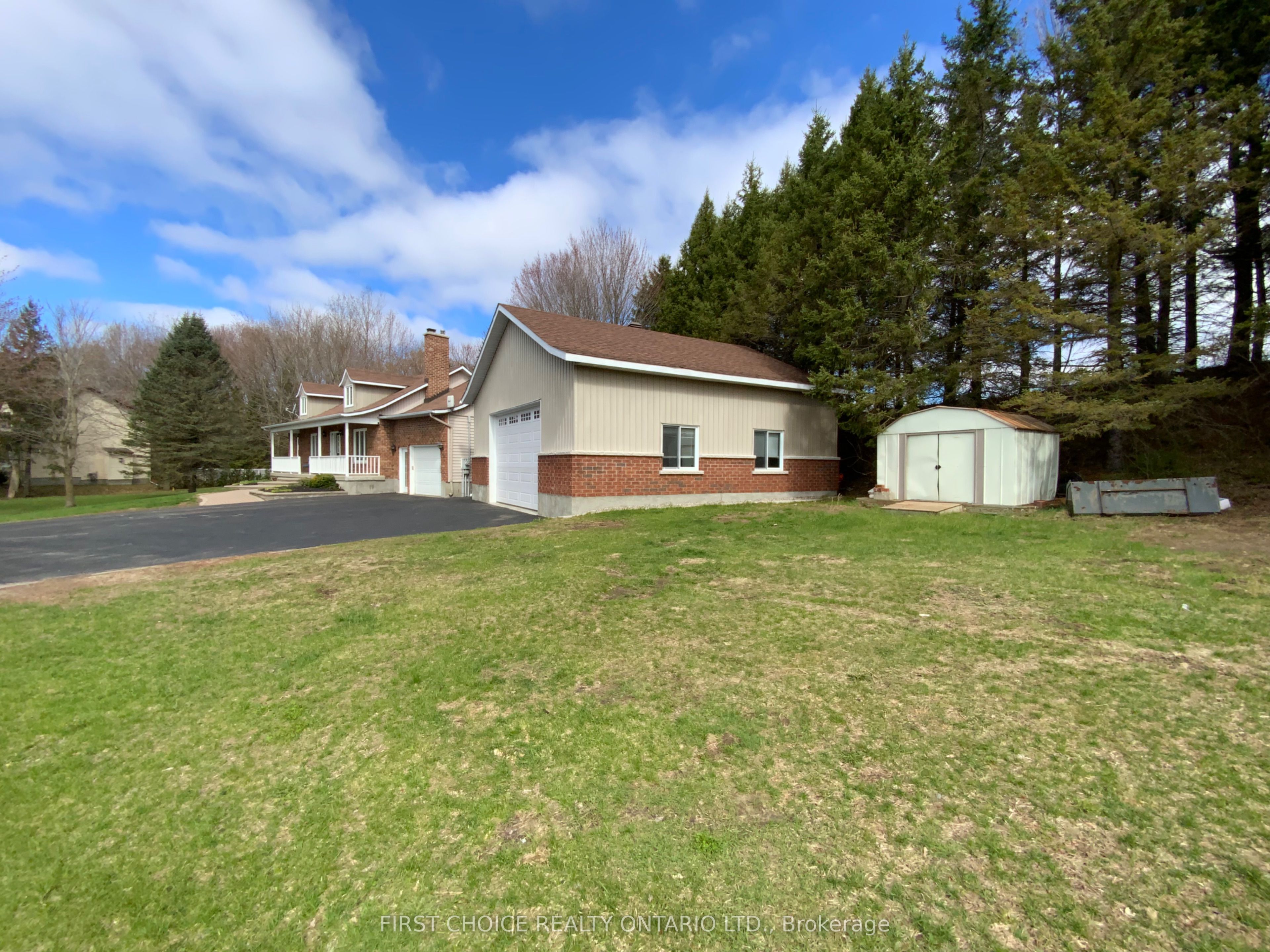 1211 Lacroix Road