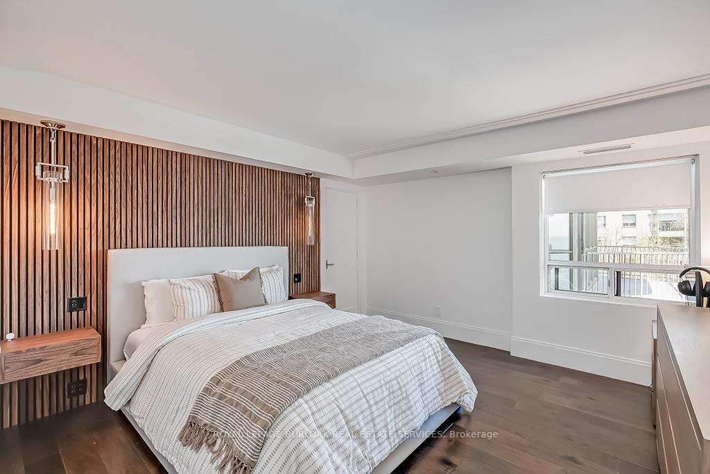 2 Bedrooms Condo at 2190 Lakeshore, Burlington For sale