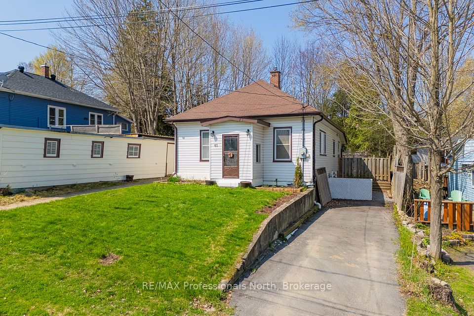 65 Centre Street, Huntsville, ON P1H 1T1