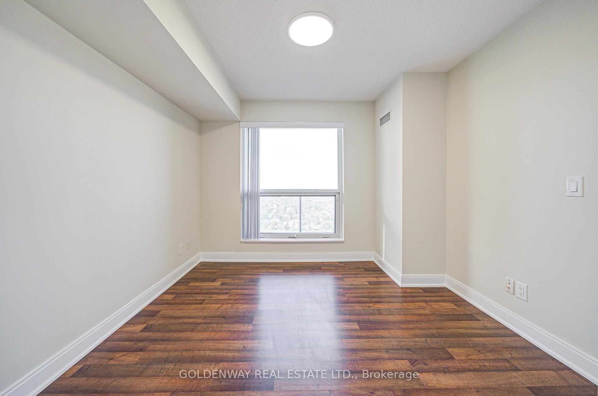 1 Bedroom Condo at 125 Village Green,  Toronto For sale