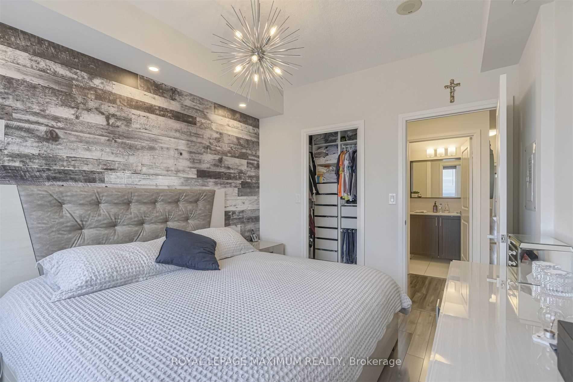 2 Bedrooms Condo at 3700 Highway 7, Vaughan For sale