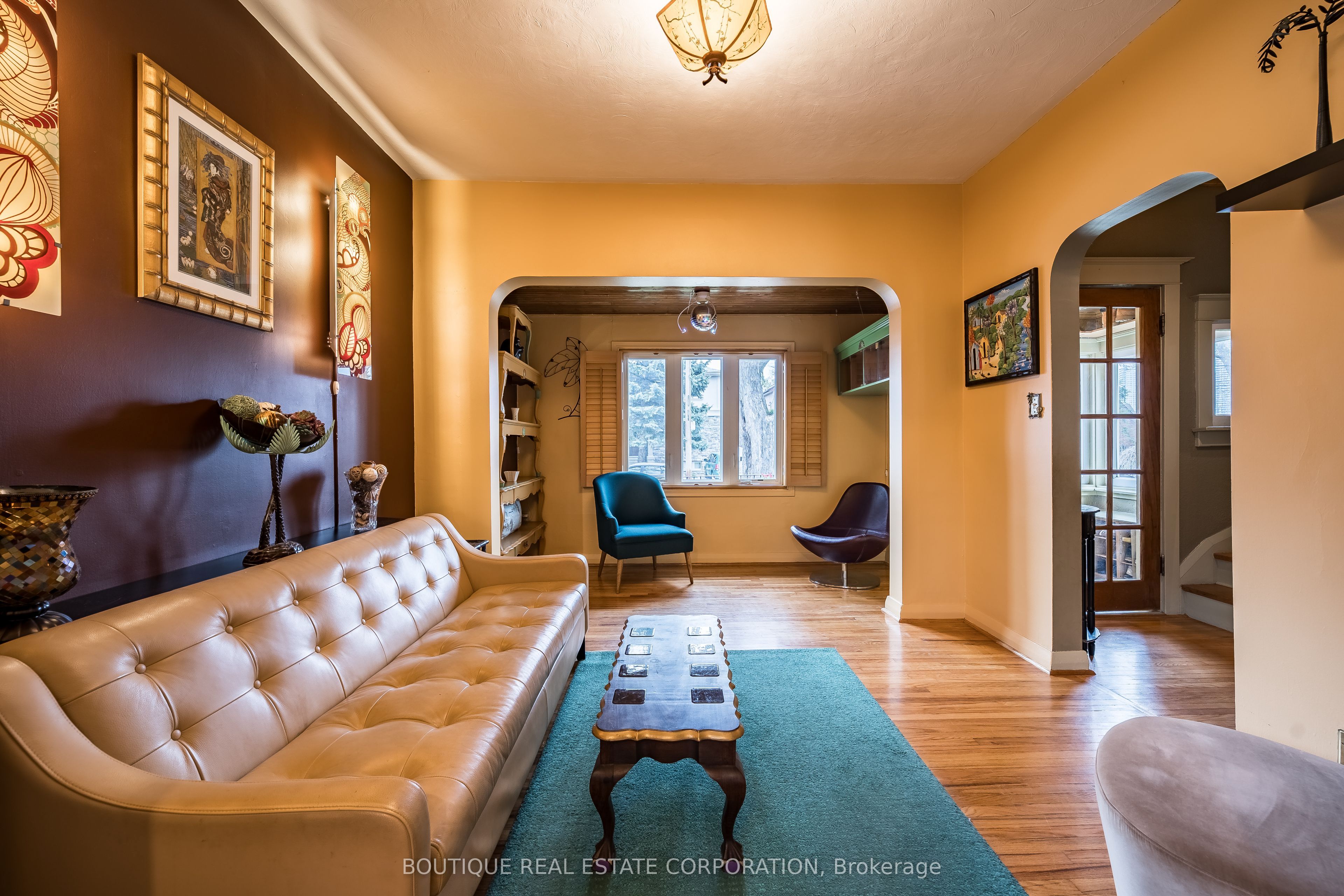 36 Frances Avenue, Toronto, ON M8Y 3K9