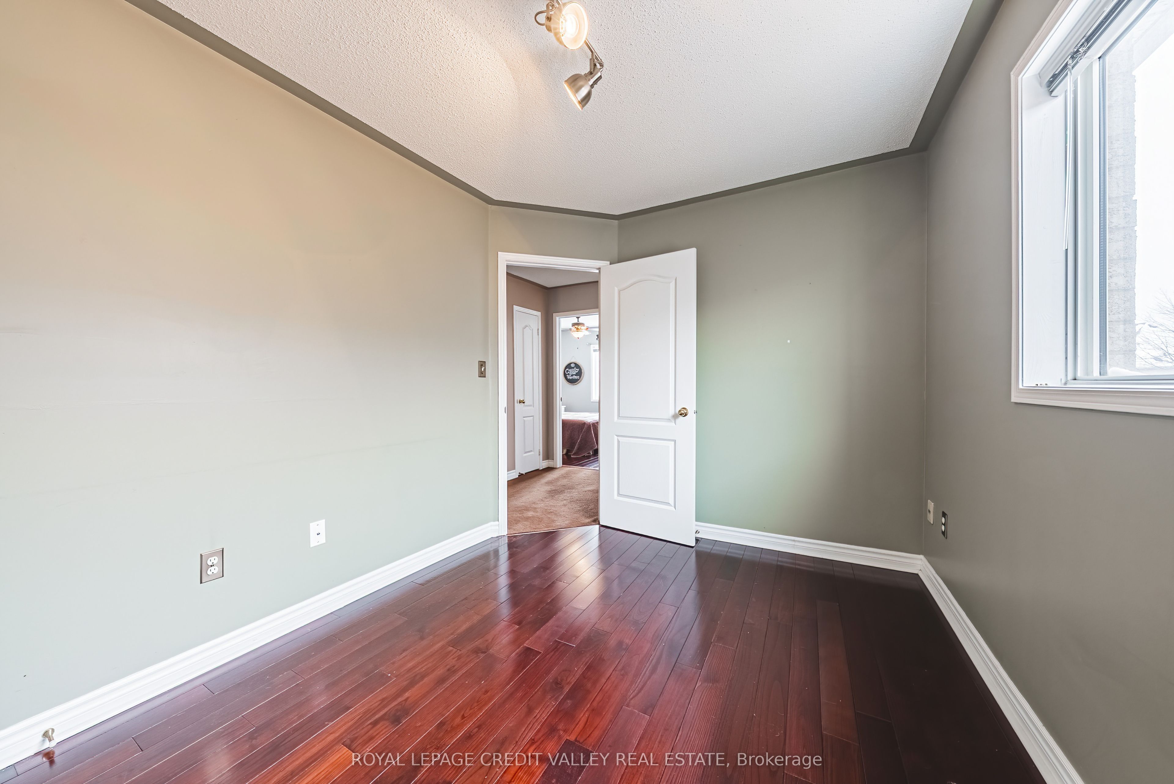 13 Brookstone Court