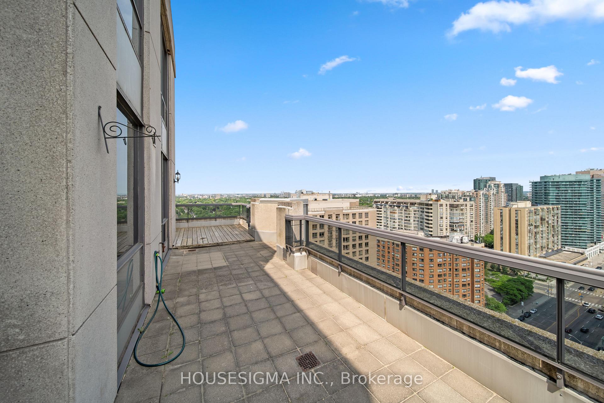 3 Bedrooms Condo at 5 Northtown, Toronto For sale