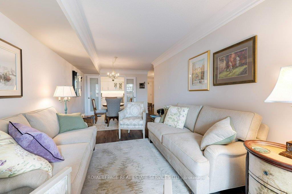 2 Bedrooms Condo at 221 Robinson,  Oakville For sale