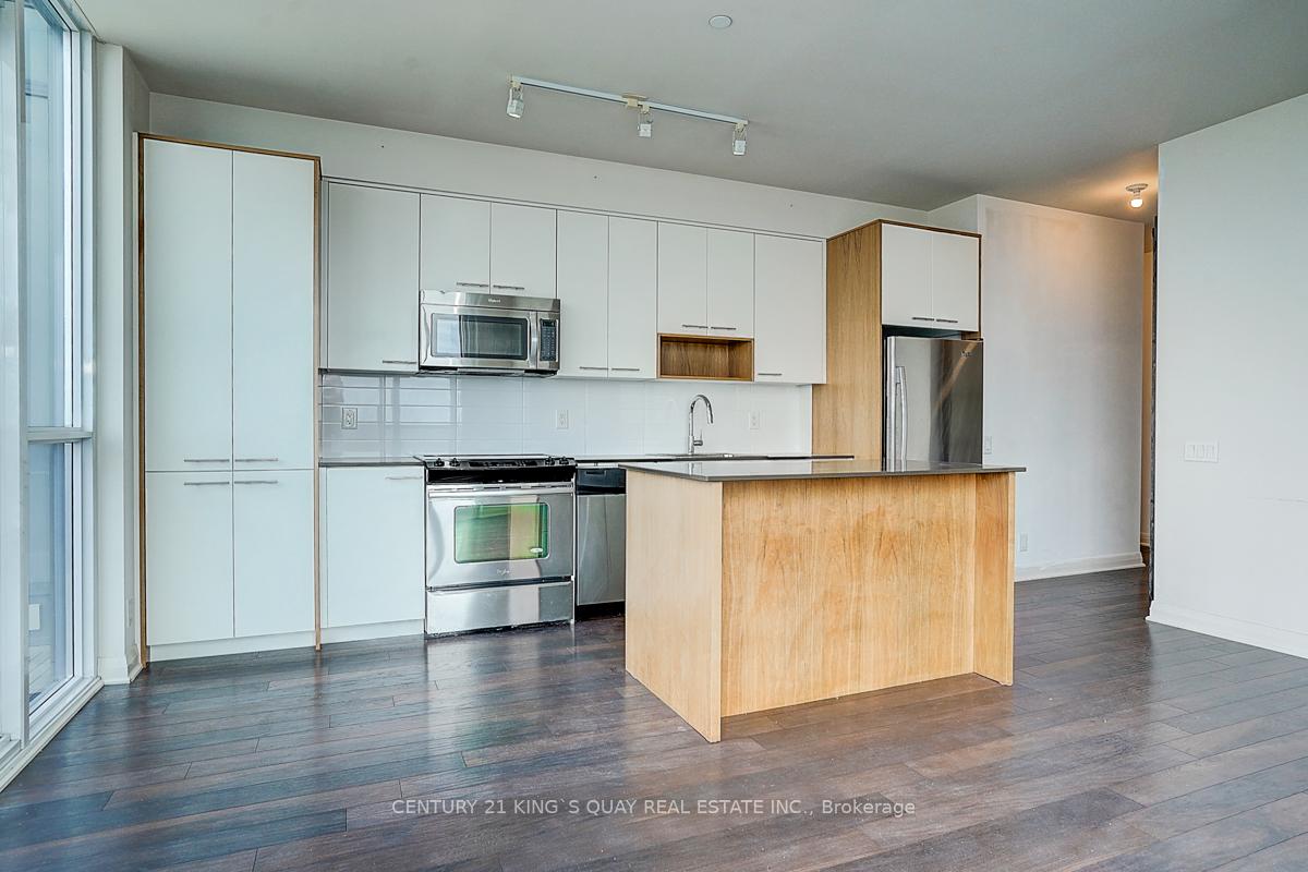 2 Bedrooms Condo at 5 Valhalla Inn, Toronto For sale