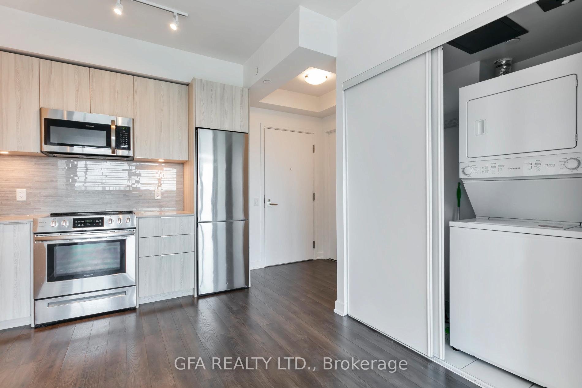 2 Bedrooms Condo at 30 Ordnance, Toronto For sale