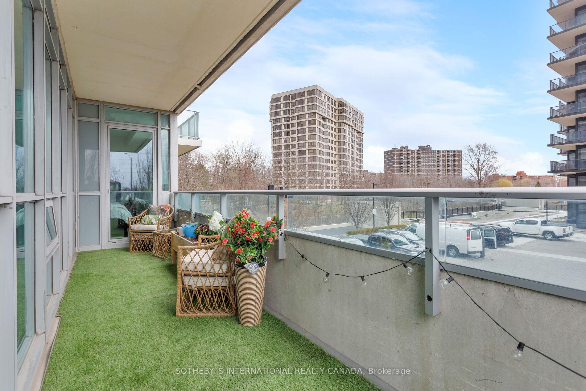 2 Bedrooms Condo at 1055 Southdown,  Mississauga For sale