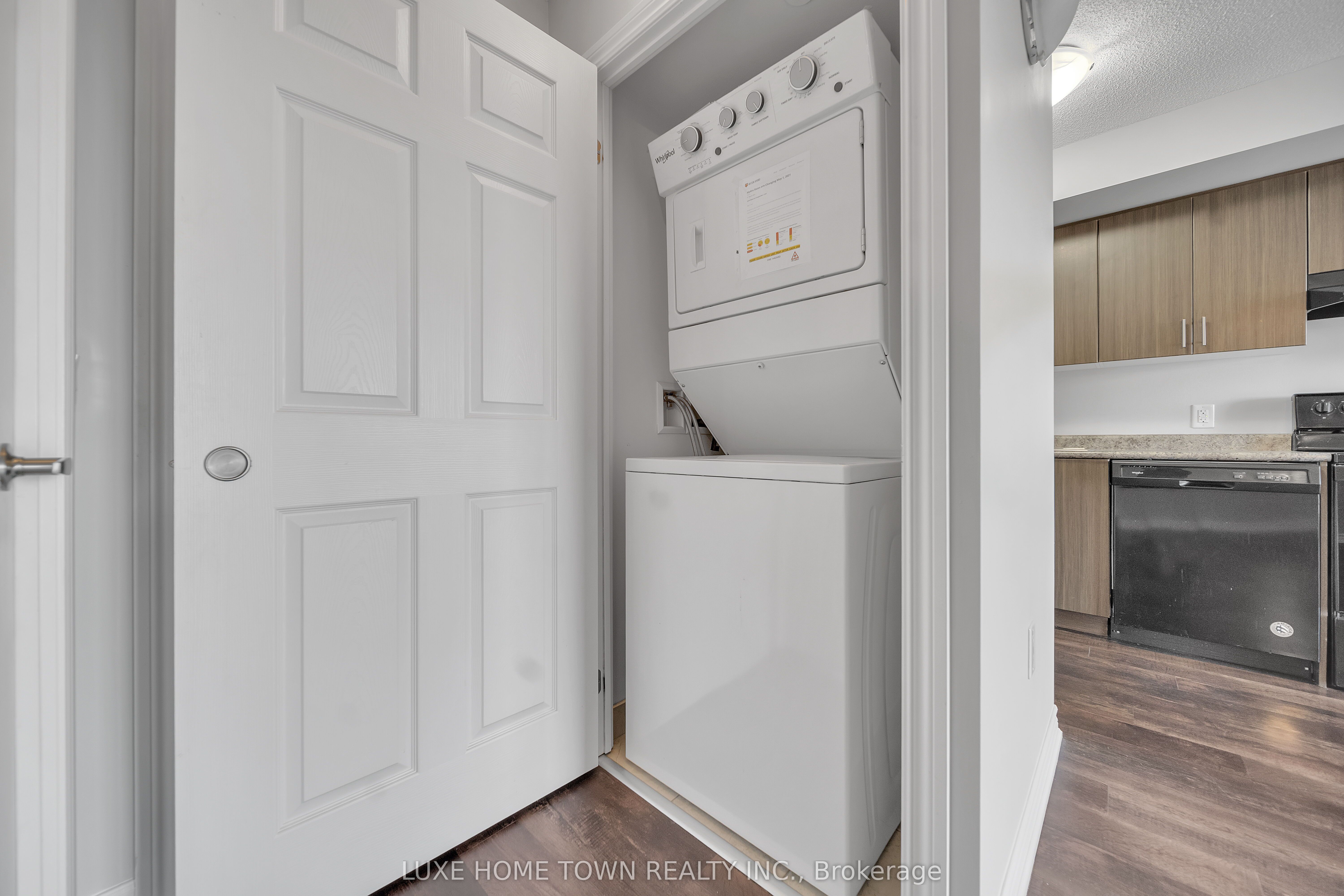 716 Main Street E, #801