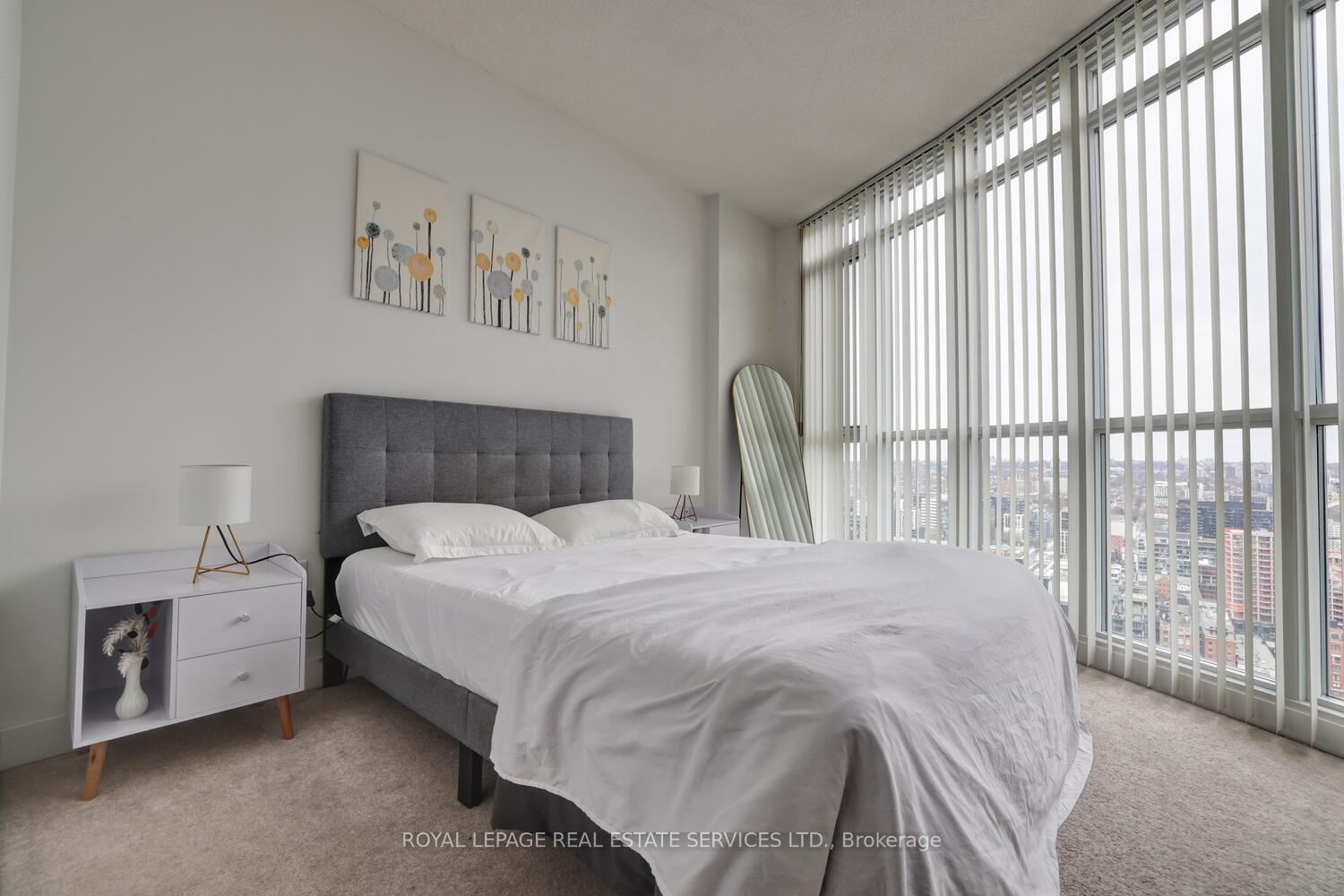 1 Bedroom Condo at 21 Iceboat,  Toronto For sale