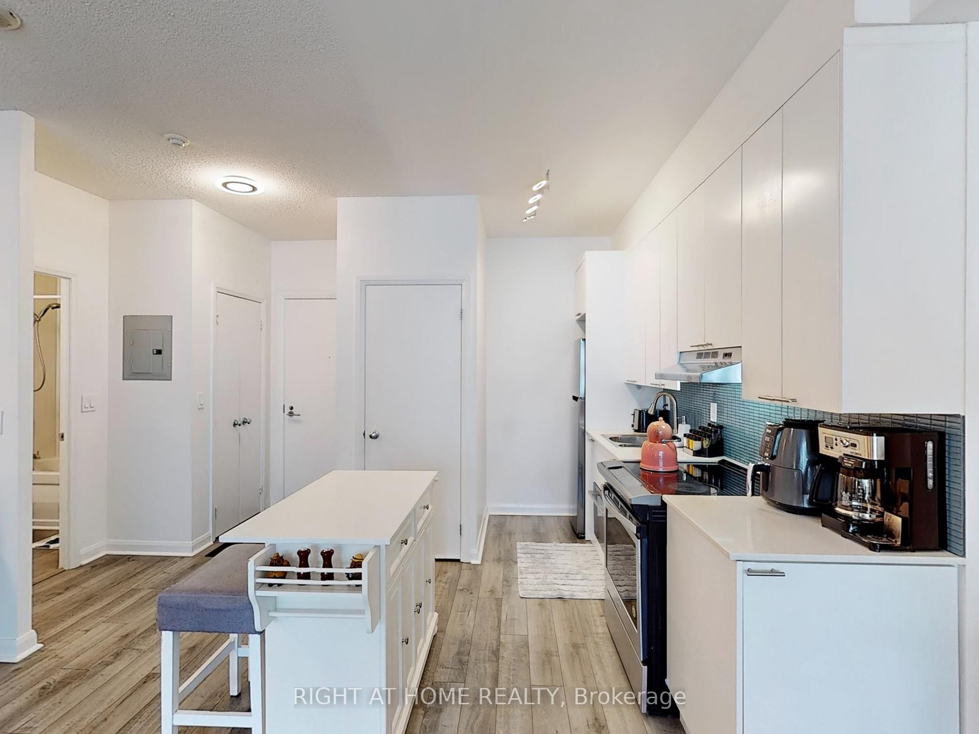 111 Elizabeth Street, #1702