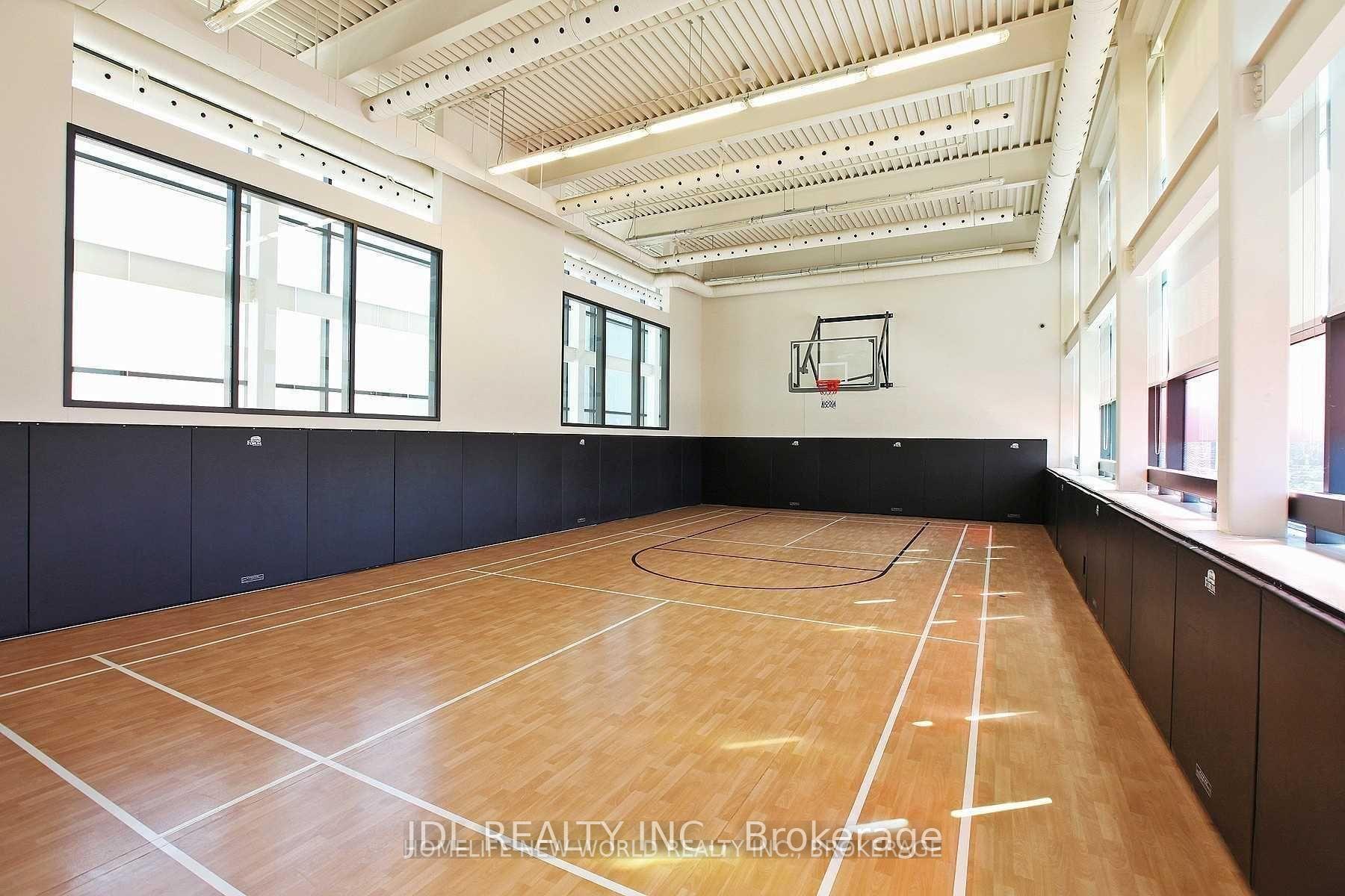 3 Bedrooms Condo at 25 Singer, Toronto For sale
