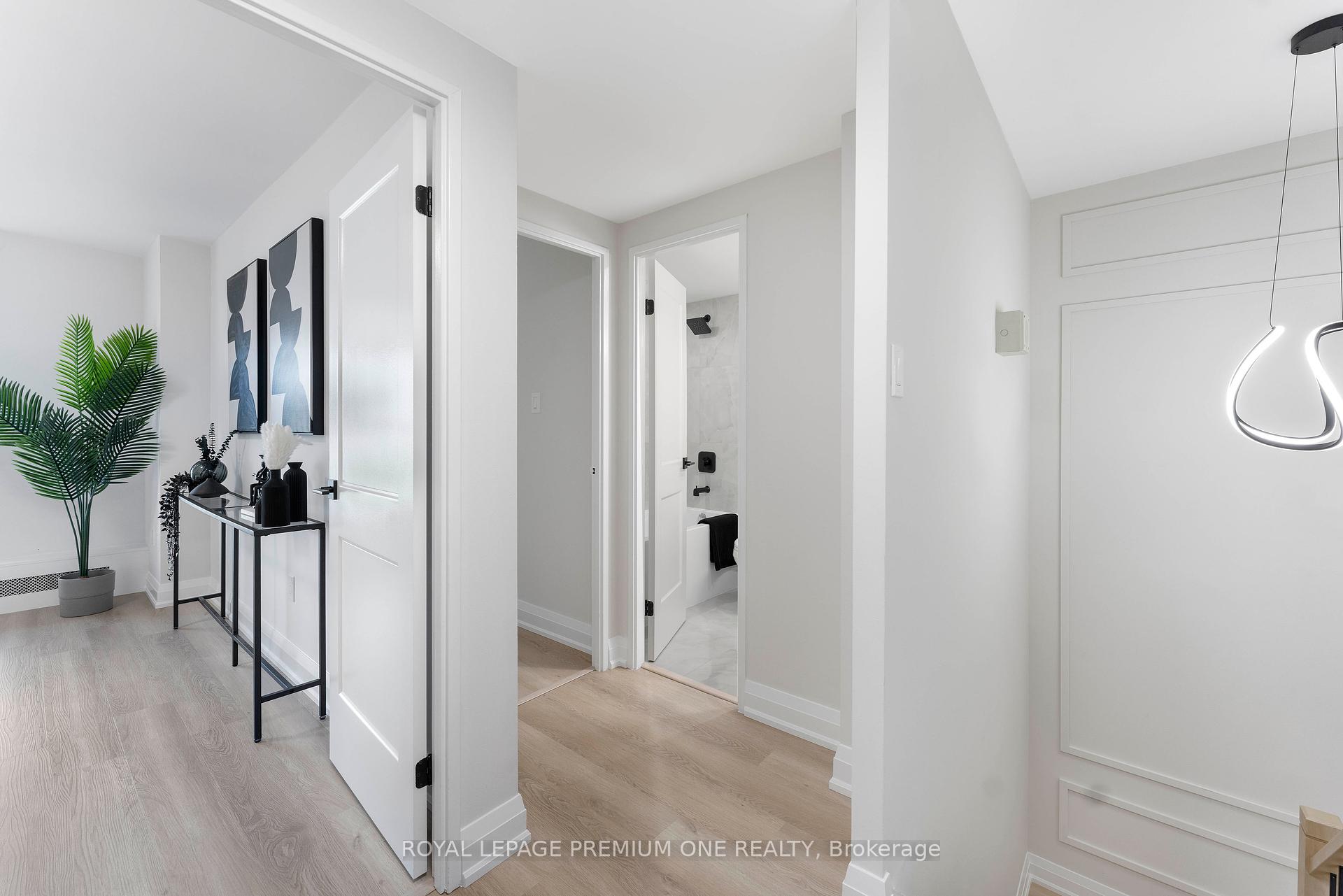 3 Bedrooms Condo at 60 Southport, Toronto For sale