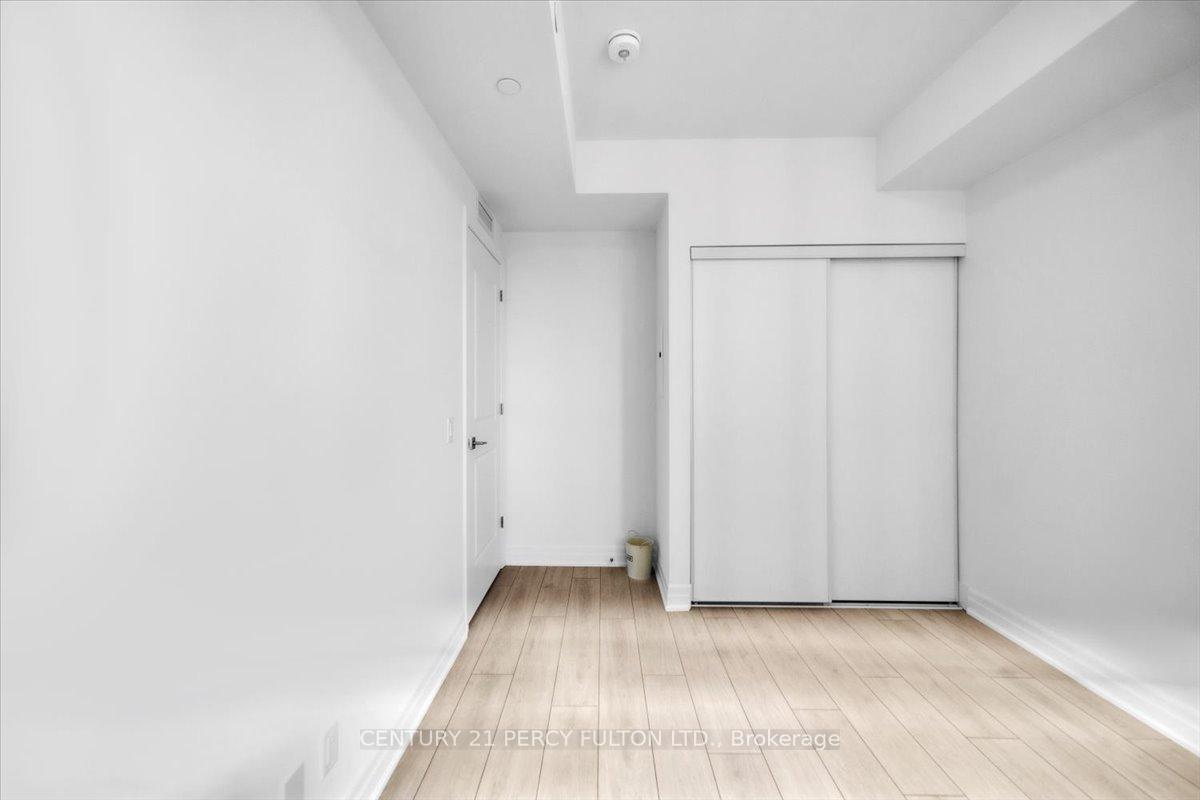 1 Bedroom Condo at 30 Elm, Mississauga For sale