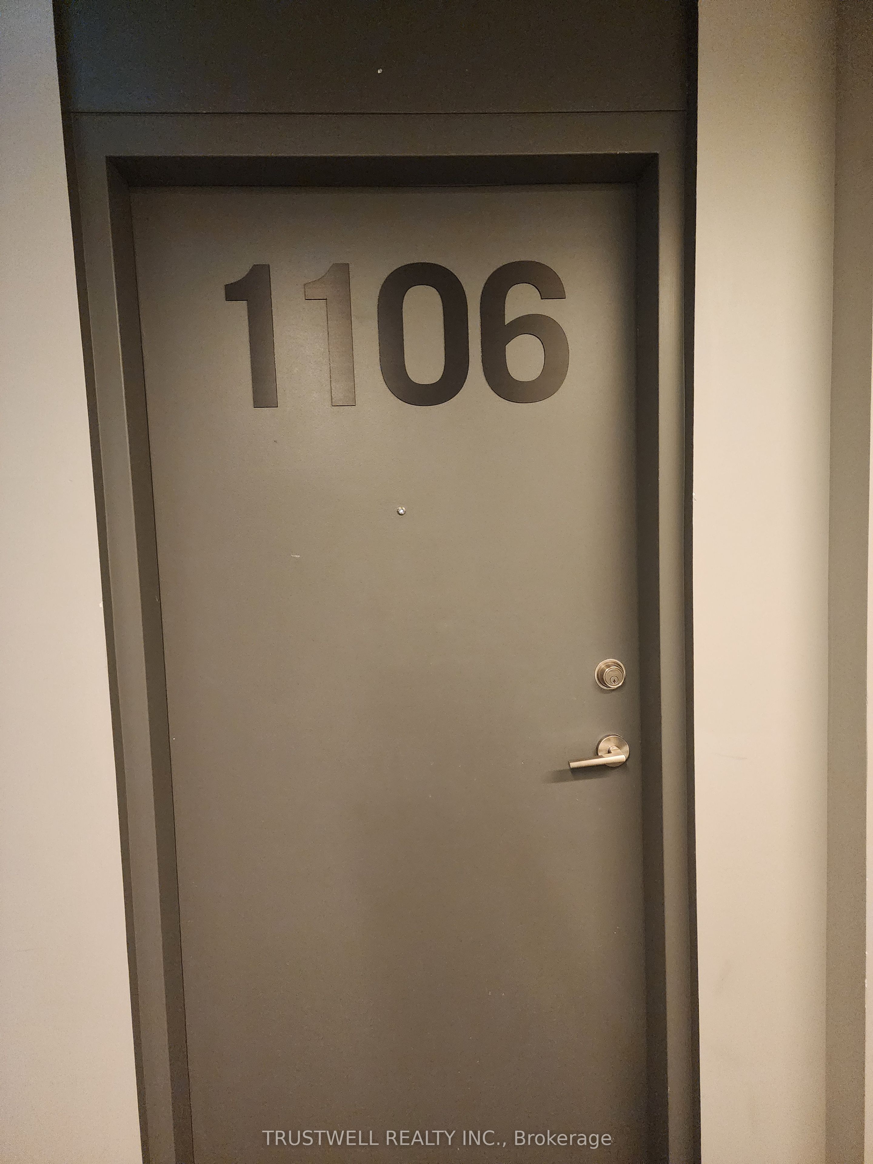21 Lawren Harris Square, #1106