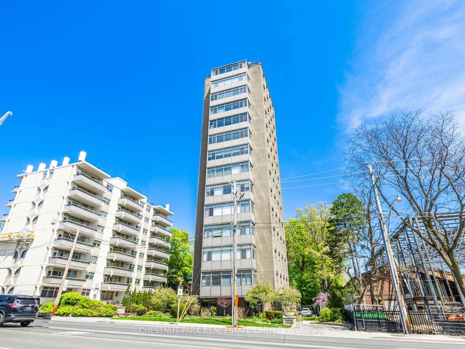 3 Bedrooms Condo at 423 Avenue, Toronto For sale