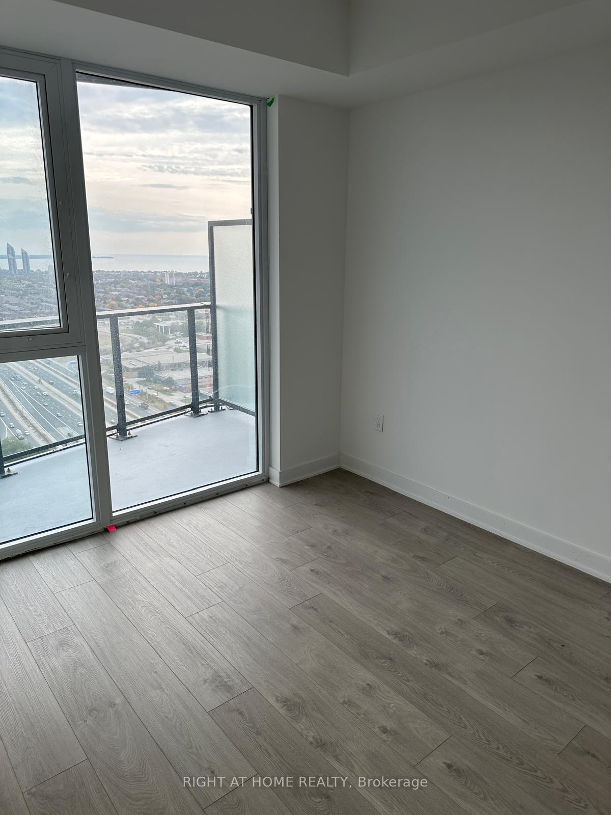 2 Bedrooms Condo at 36 Zorra,  Toronto For sale