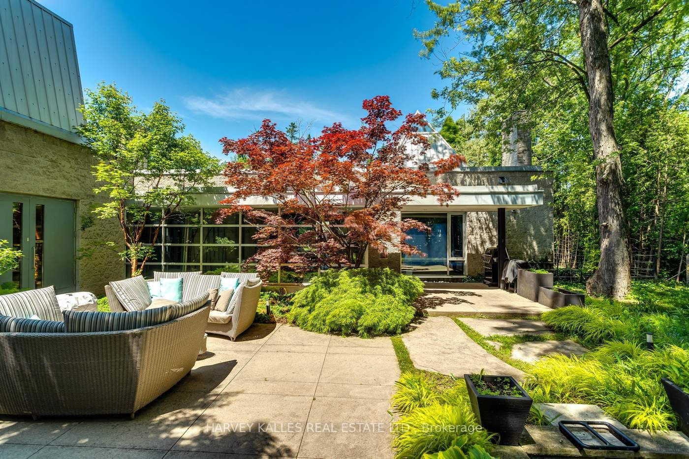 92 Westwood Lane