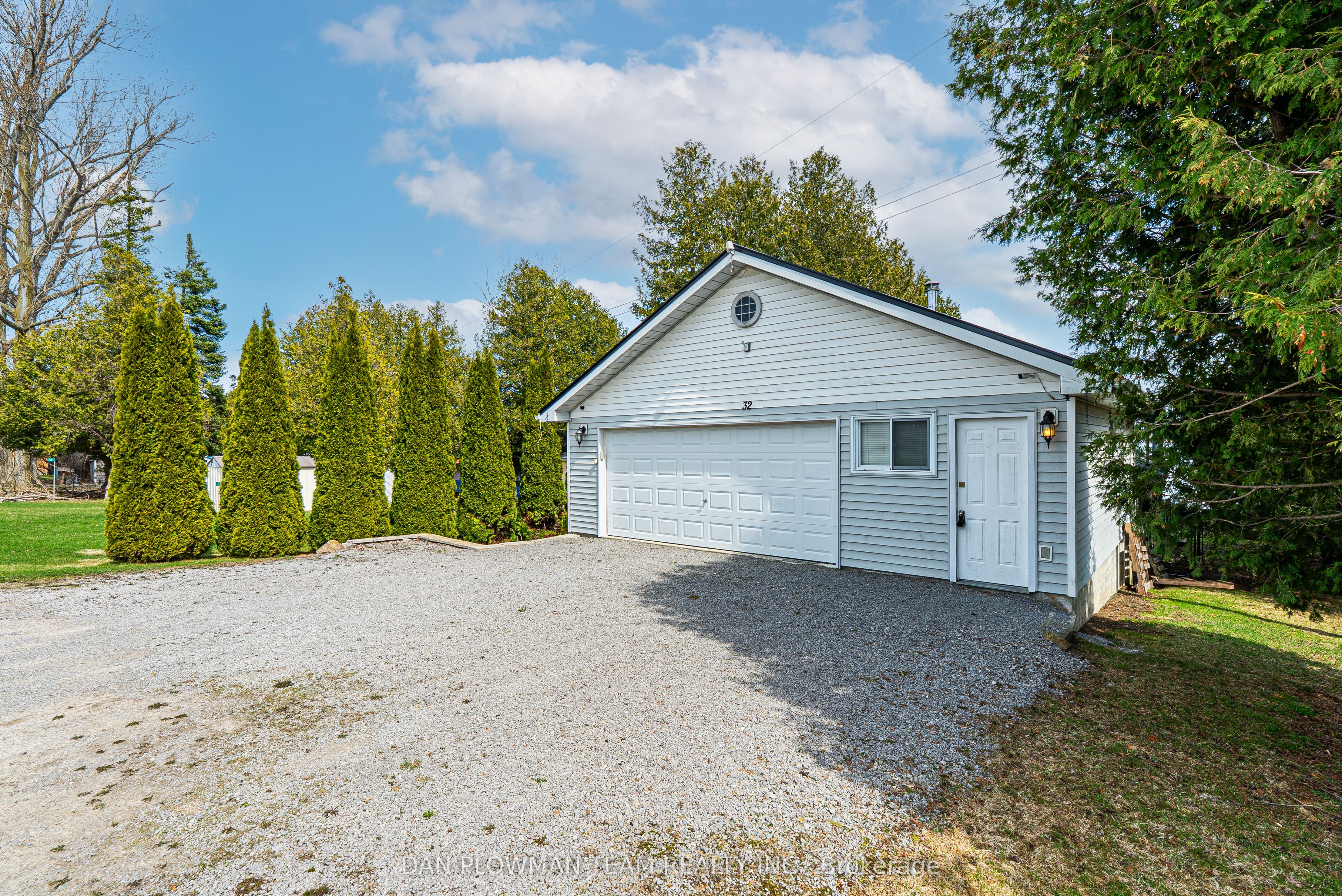 32 Beach Road