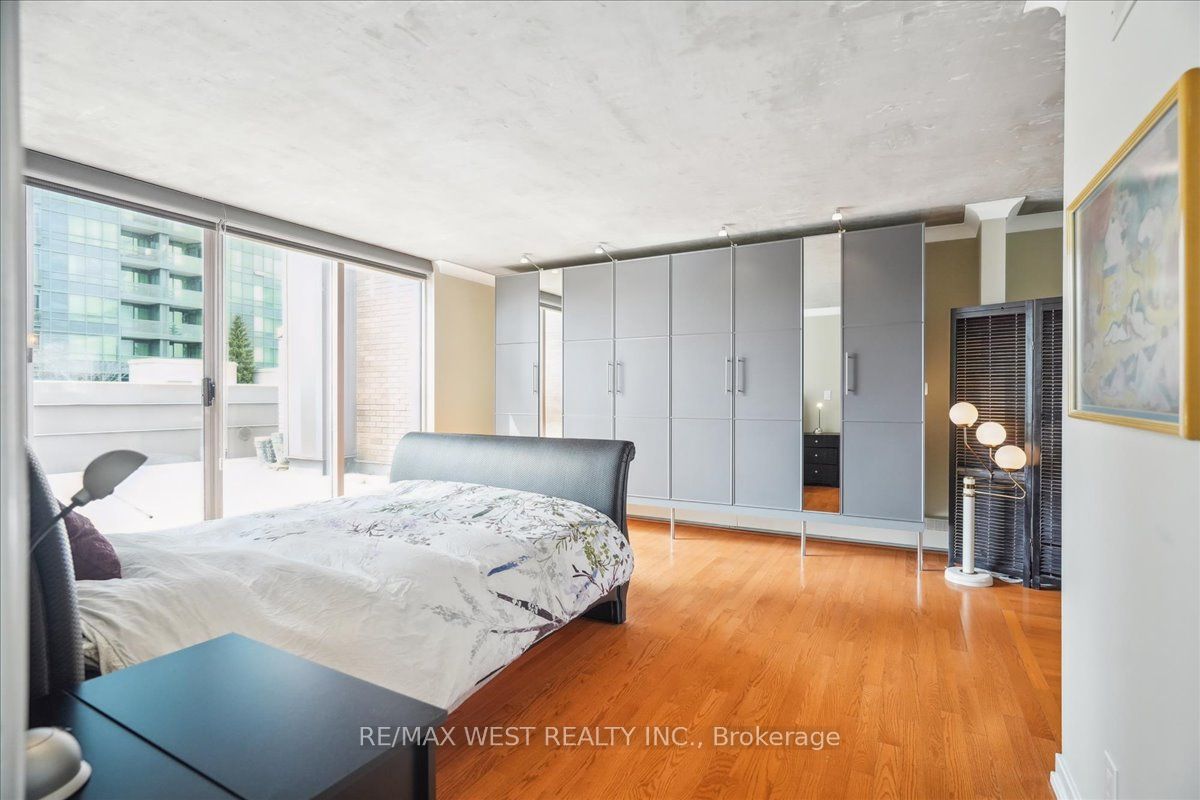 3 Duplex Avenue, #108
