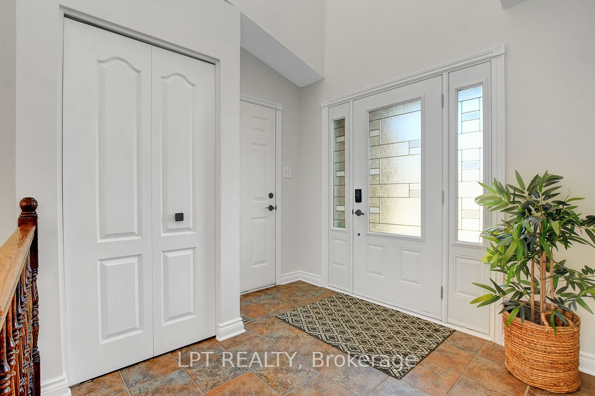 1 Alon Street, StittsvilleMunsterRichmond, ON K2S 1L1