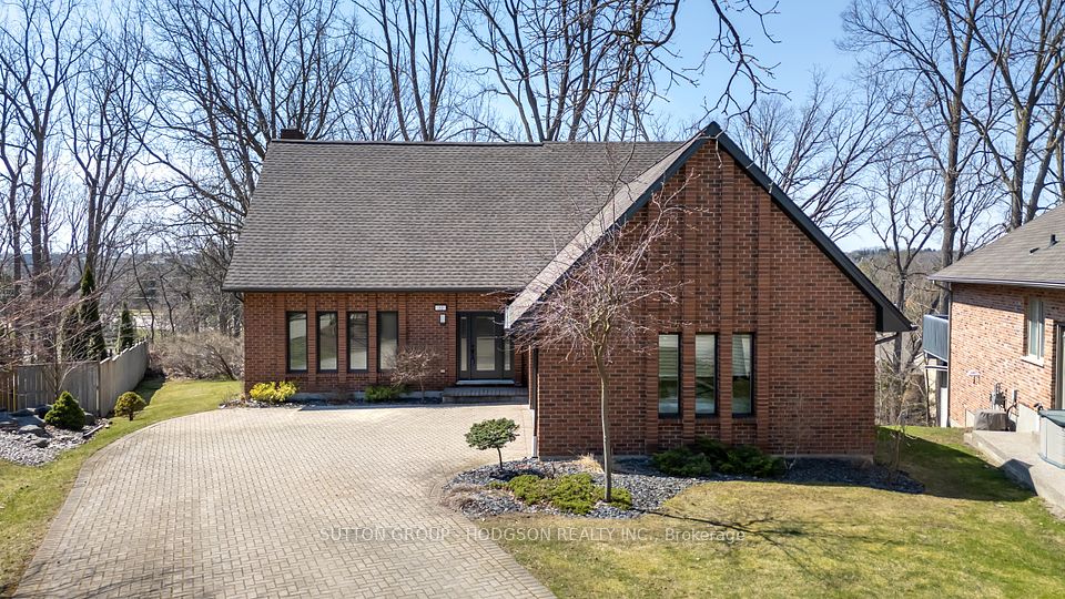 32 Tallwood