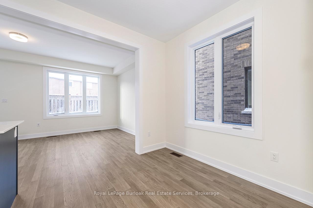 4 Bedrooms Condo at 2184 Postmaster,  Oakville For sale