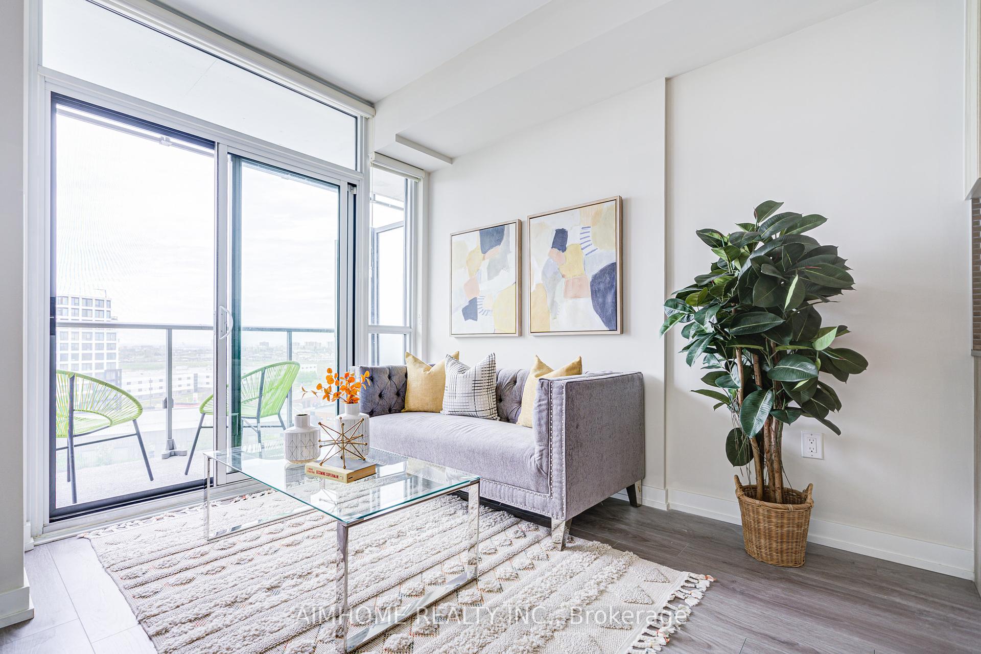 2 Bedrooms Condo at 10 De Boers, Toronto For sale