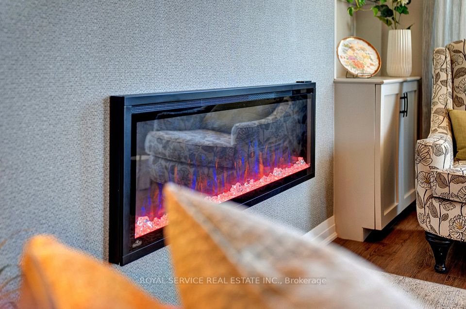 Gorgeous Electric Fireplace