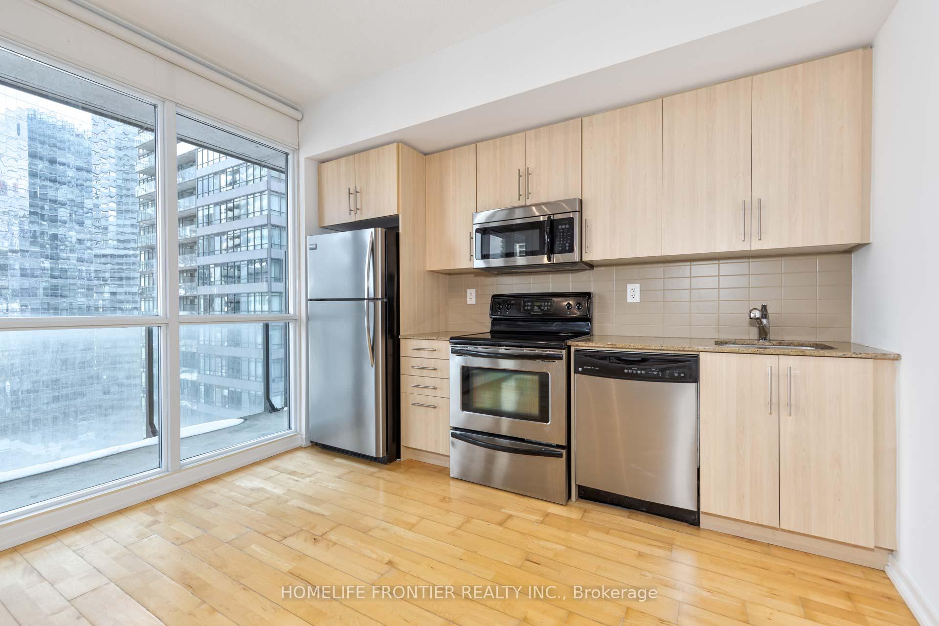 2 Bedrooms Condo at 65 Bremner, Toronto For sale