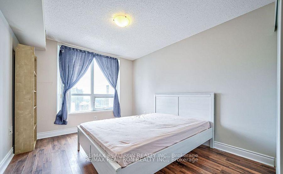 3 Bedrooms Condo at 500 Doris, Toronto For sale