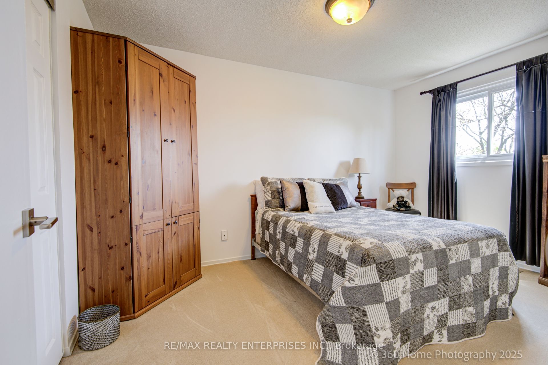 4425 Sawmill Valley Drive